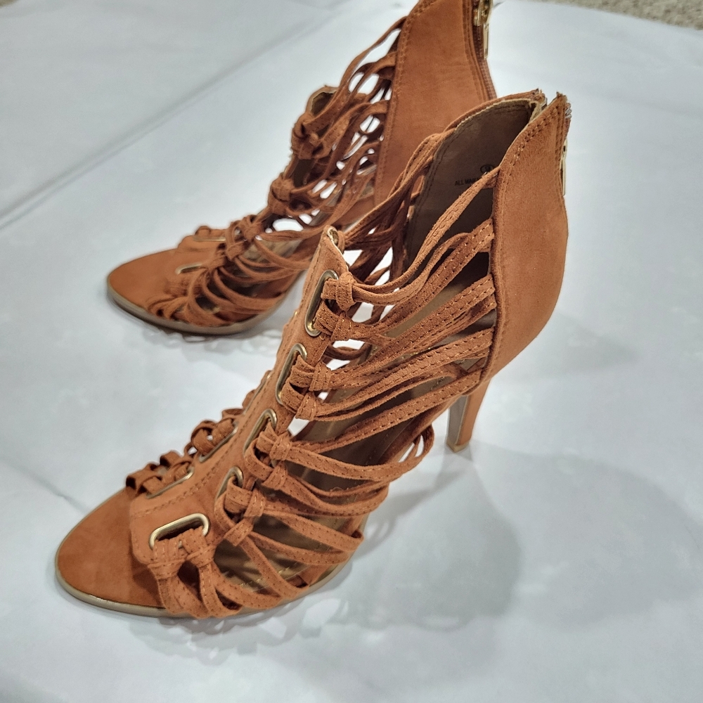 LILIANA Size 9 Strappy Sandals Heels Brown Tan Neutral Business Casual Boho